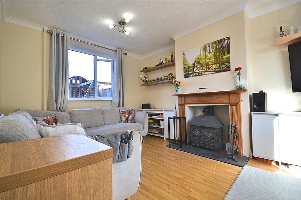 Property photo 2 of 13 5.Png