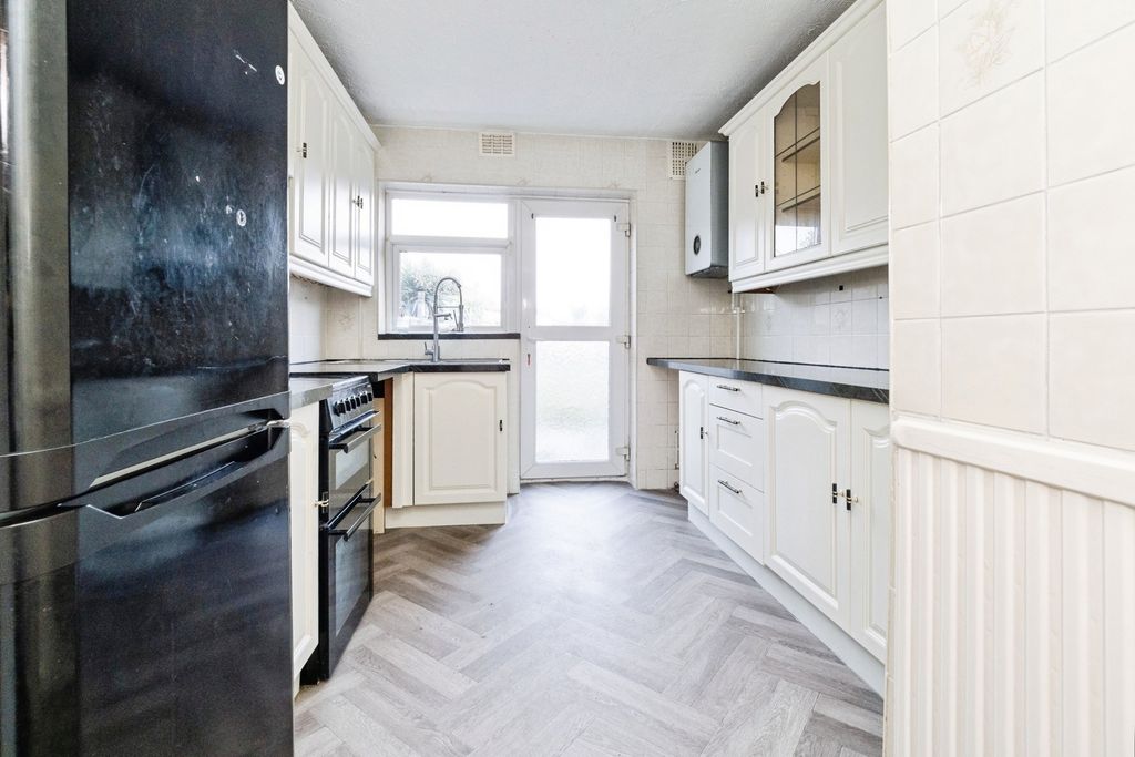 Property photo 3 of 24 Pbox-Img.Jpg
