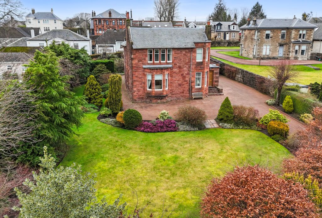 Property photo 2 of 35