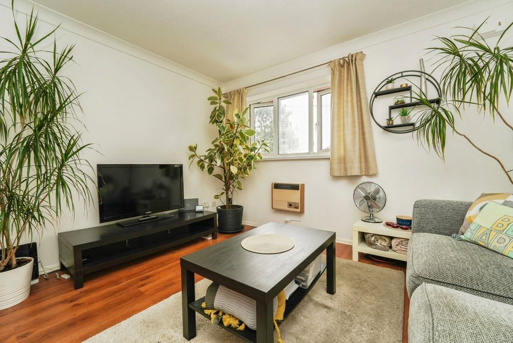 Property photo 3 of 13 Living Room 3