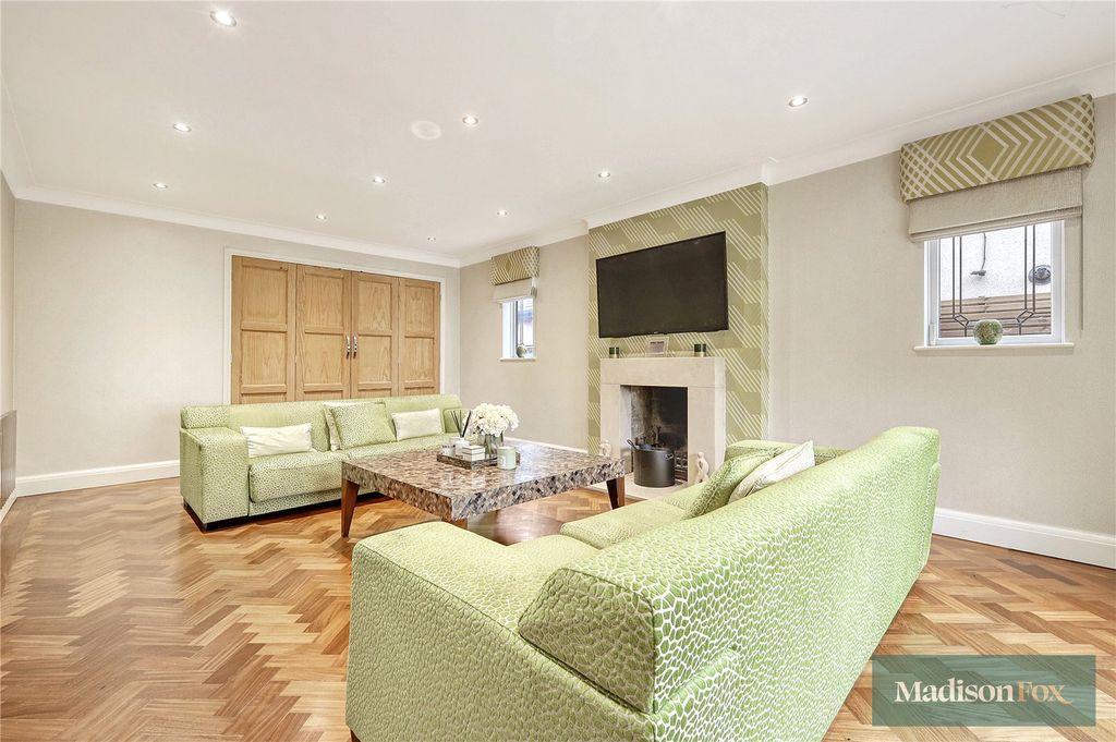 Property photo 2 of 31 Picture No. 22
