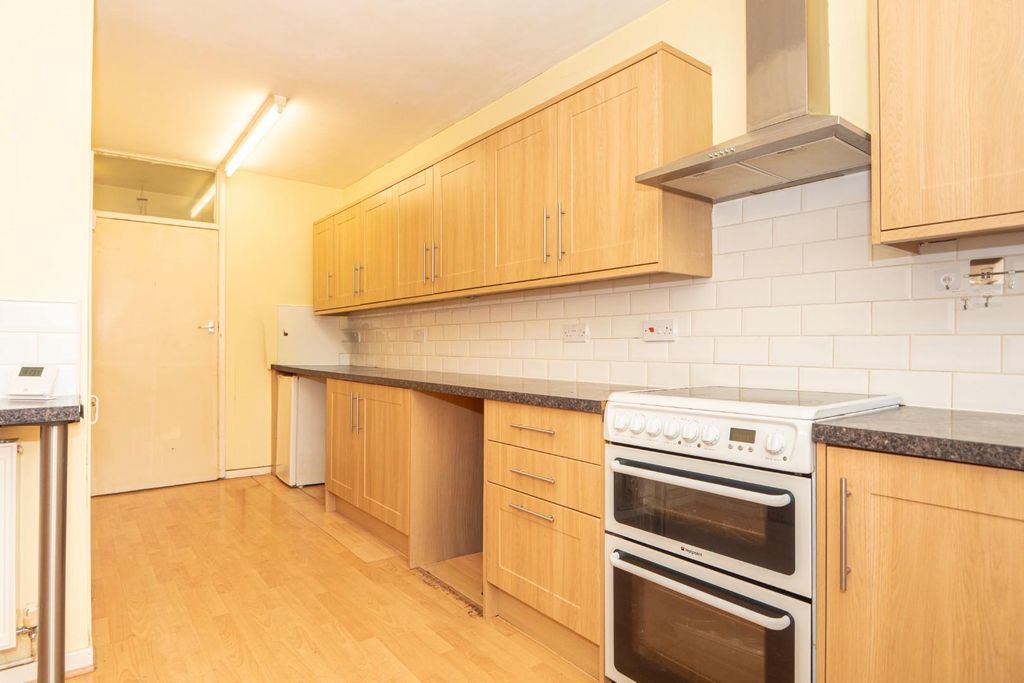 Property photo 3 of 26 Kitchen