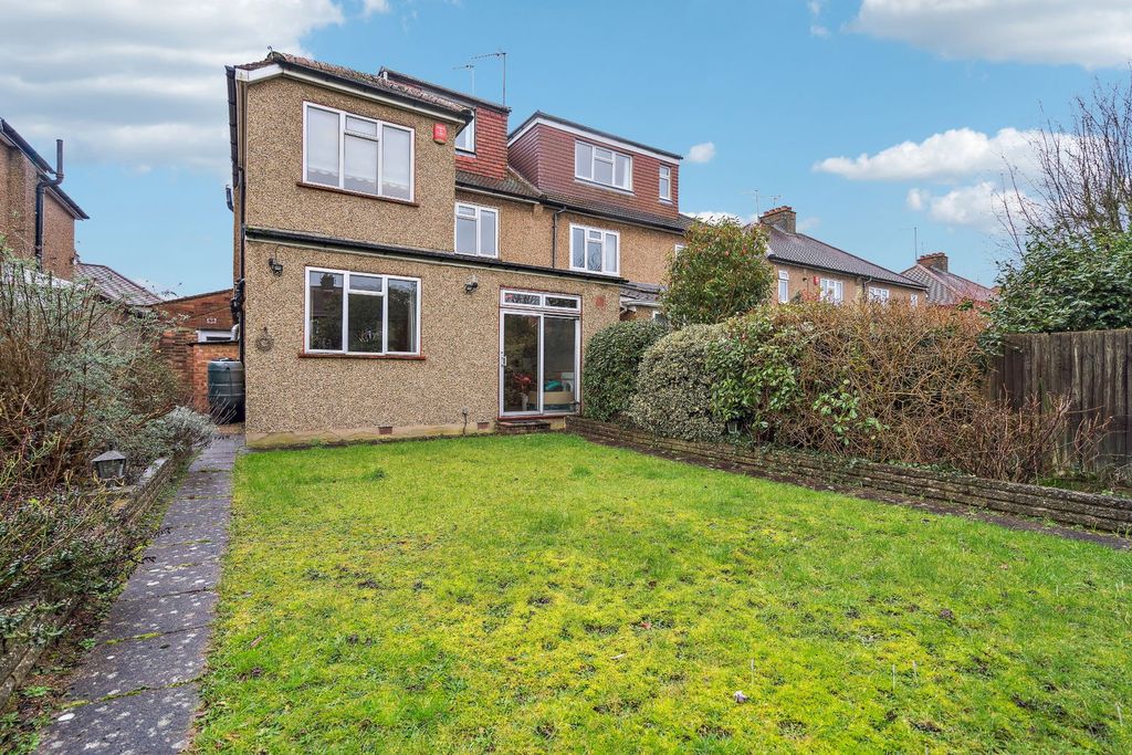 Property photo 3 of 11