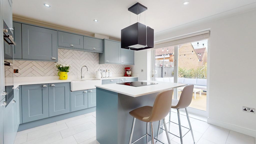 Property photo 1 of 65 4492120
