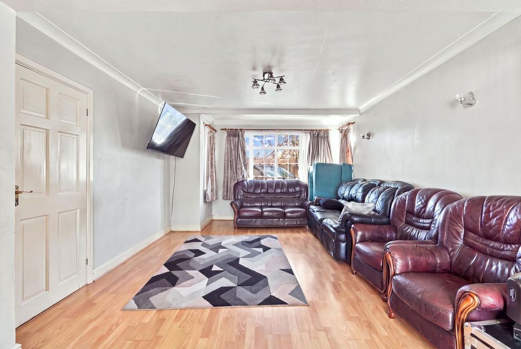 Property photo 2 of 22