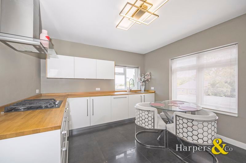 Property photo 3 of 11 Photo 11