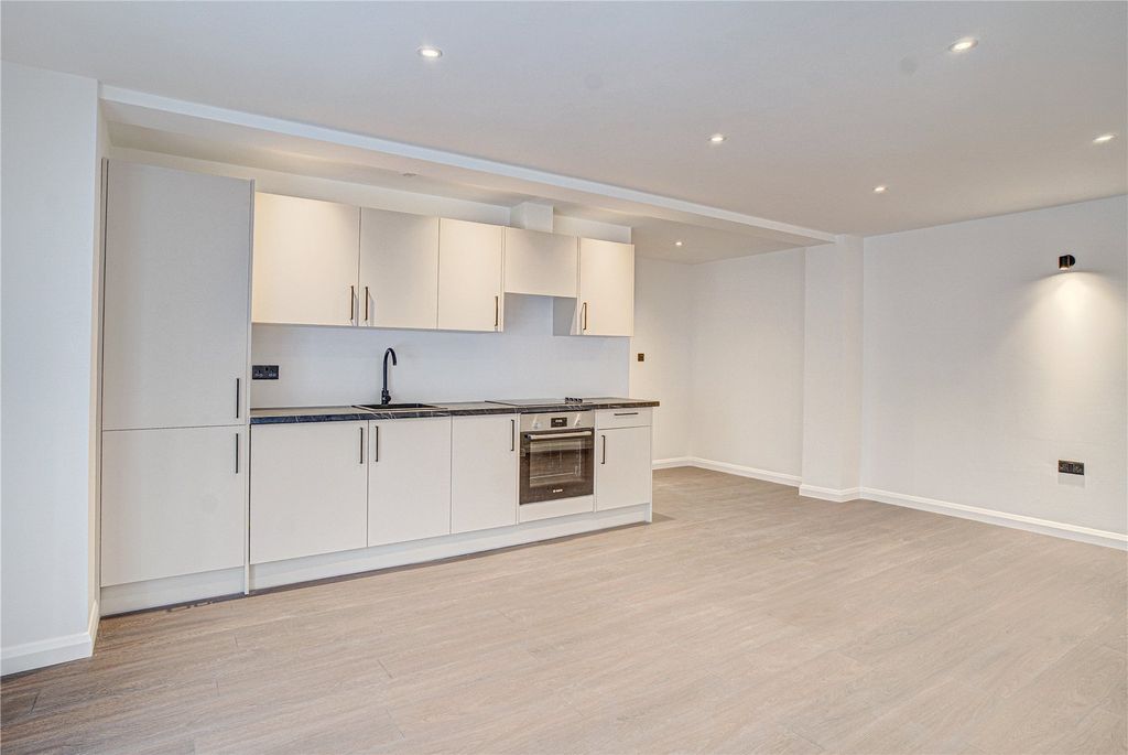 Property photo 3 of 6 Picture No. 10