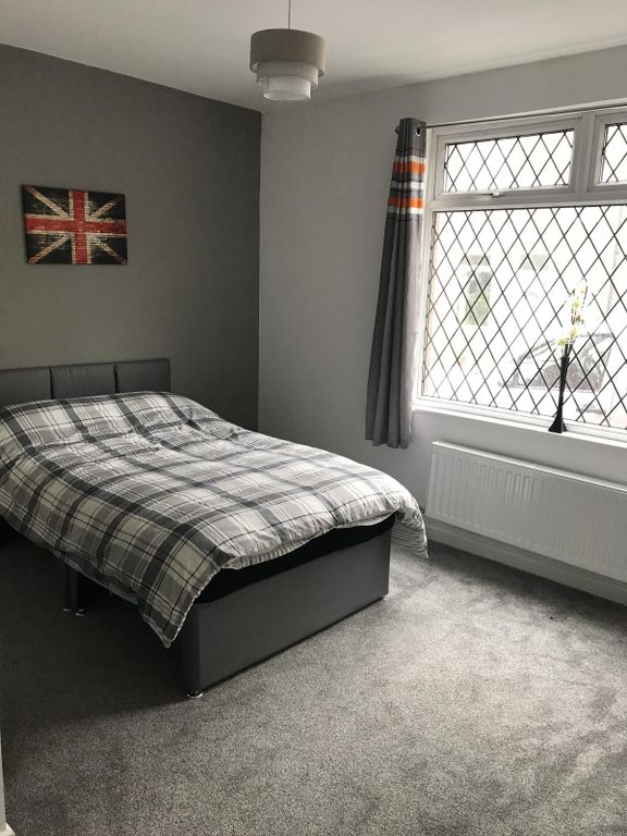 Property photo 1 of 7 5 Bed Shared House - Lord Street, Barnsley S71