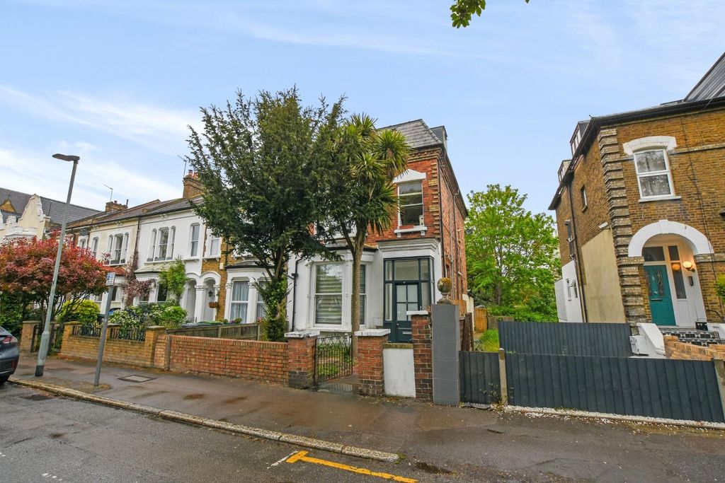 Property photo 1 of 6 15d267Fe-c64B-4d48-8Dd9-2Fed5c4c0c1Cgcpt -Flat B 1