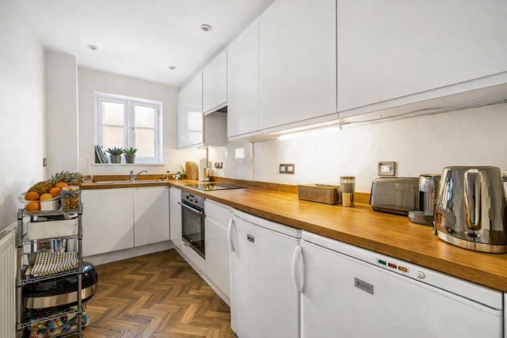 Property photo 2 of 4 78, 22 Park Crescent 2 25.02 .Png