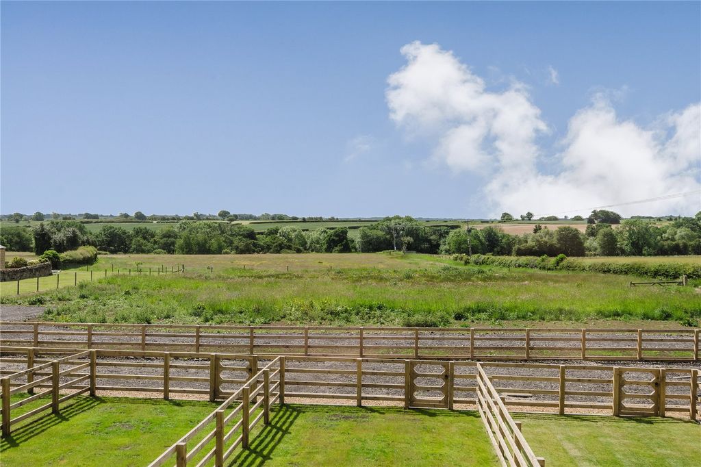 Property photo 2 of 21 Views