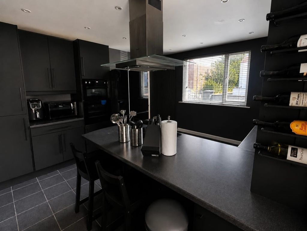 Property photo 3 of 29