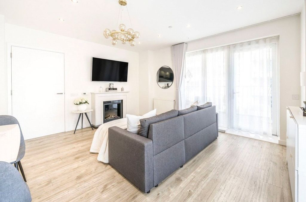 Property photo 3 of 8 Picture No. 02