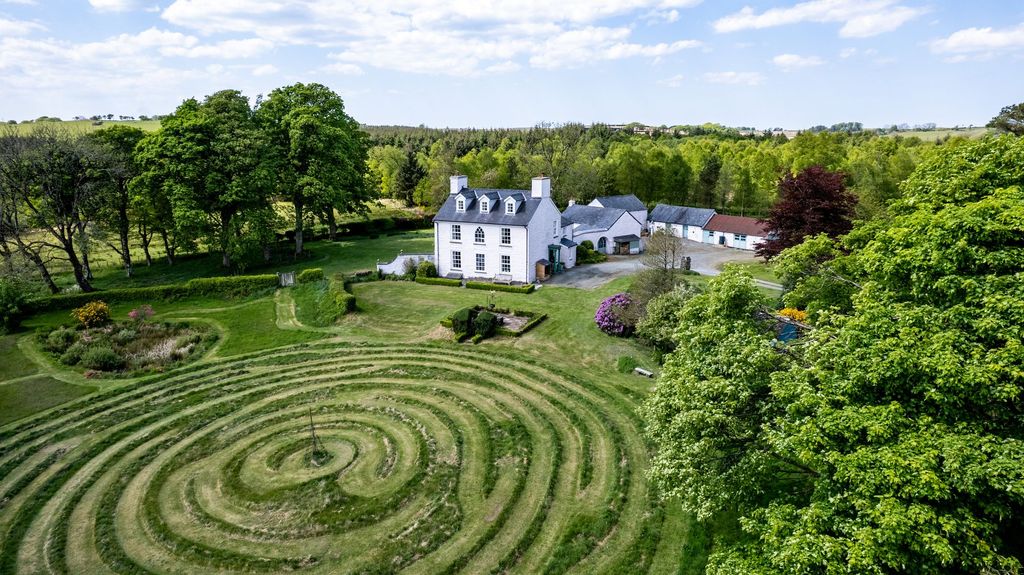 Property photo 1 of 52