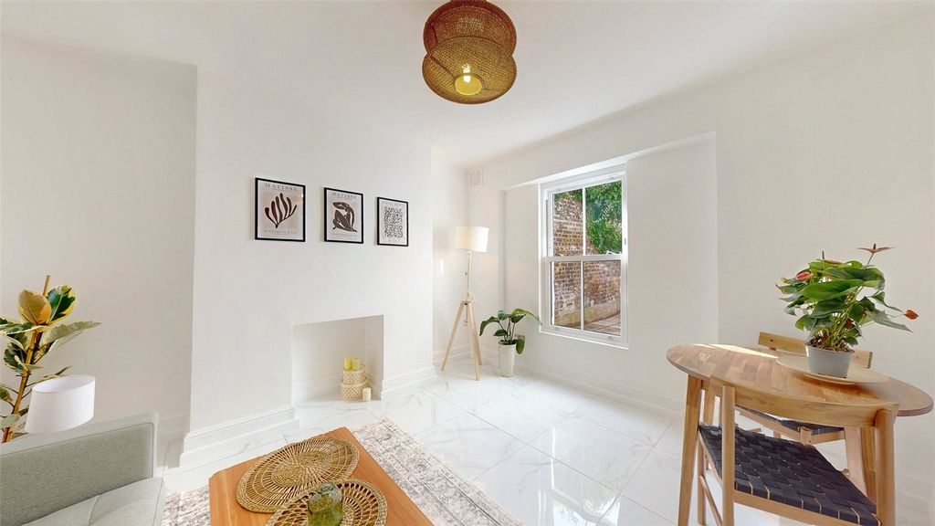 Property photo 2 of 11 Reception