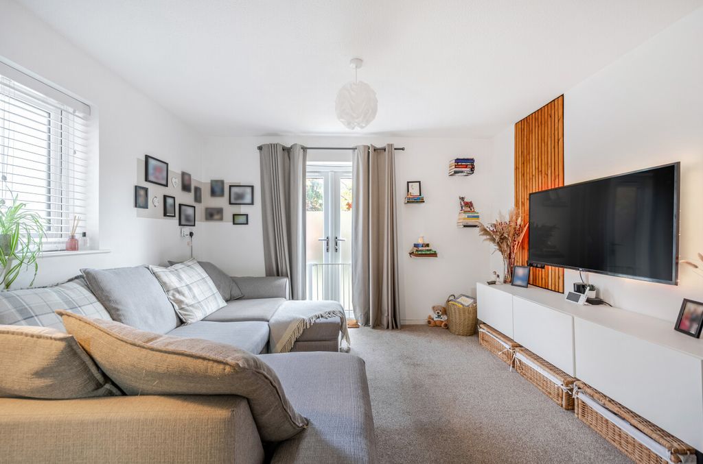 Property photo 2 of 12 1386714-14-6932Cf...