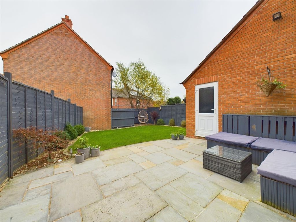 Property photo 3 of 24 Gar2.Jpg