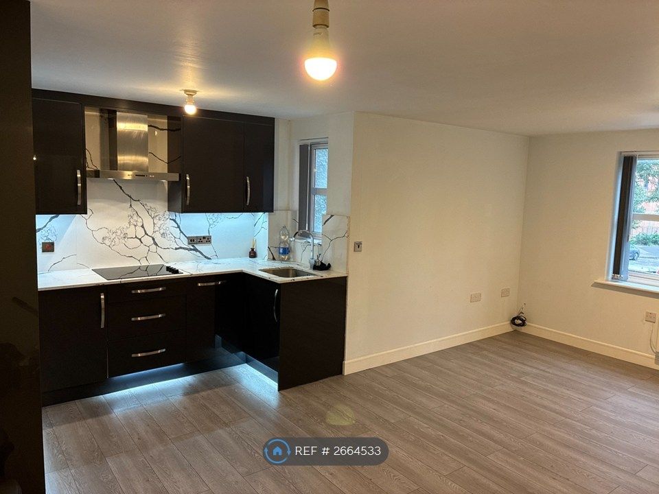 Property photo 2 of 11 Living Room