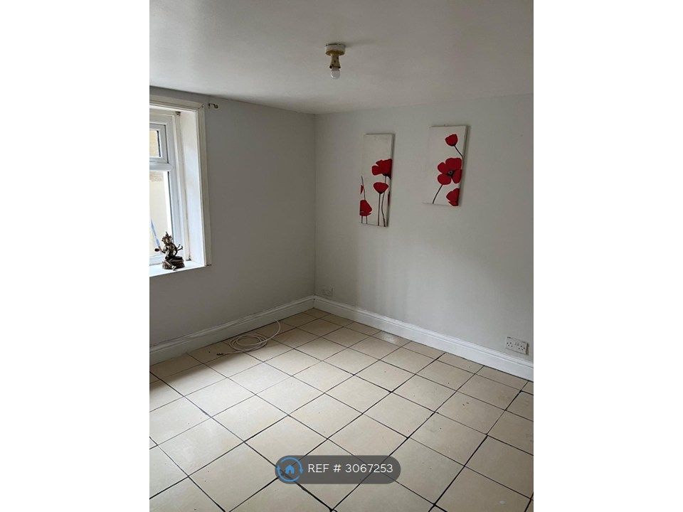 Property photo 2 of 4 Living Area