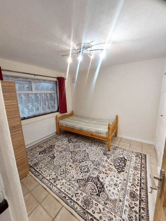 Property photo 1 of 4