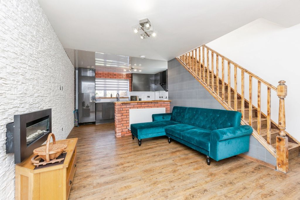 Property photo 3 of 16 Pbox-Img.Jpg