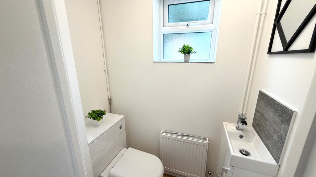 Property photo 3 of 23 Img_2610