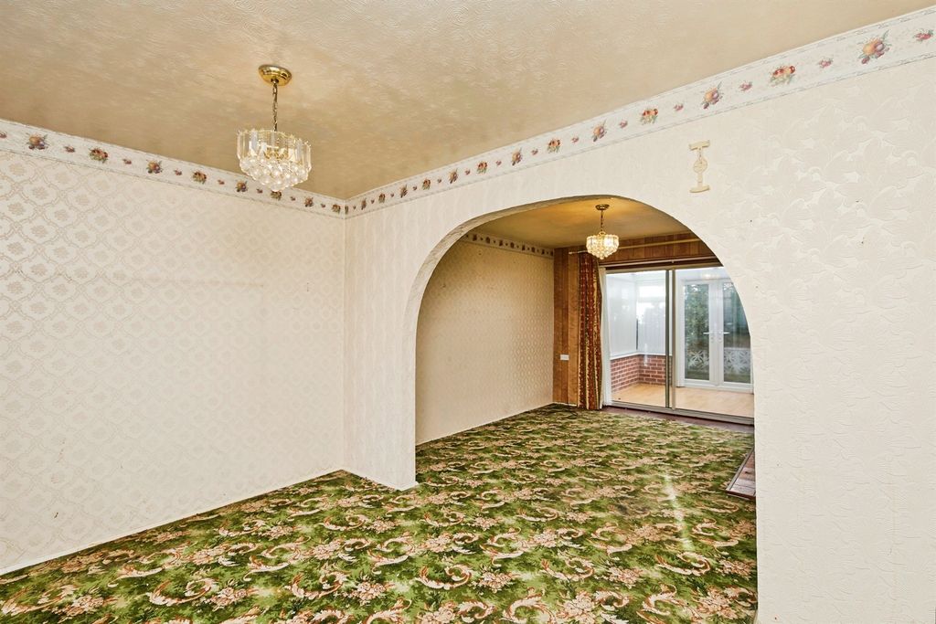 Property photo 2 of 26