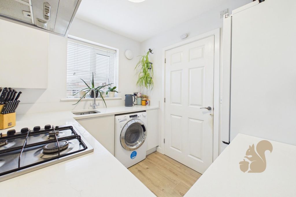 Property photo 3 of 12 Kitchen