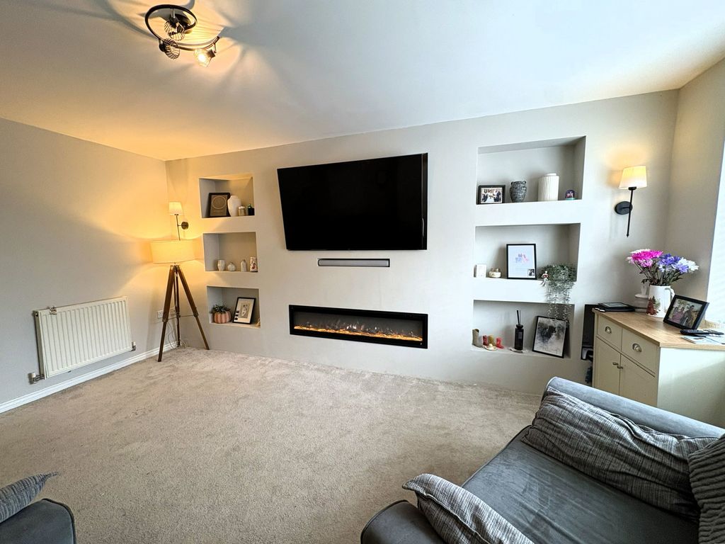 Property photo 3 of 19