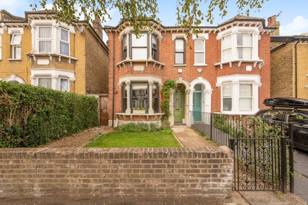 Property photo 1 of 17