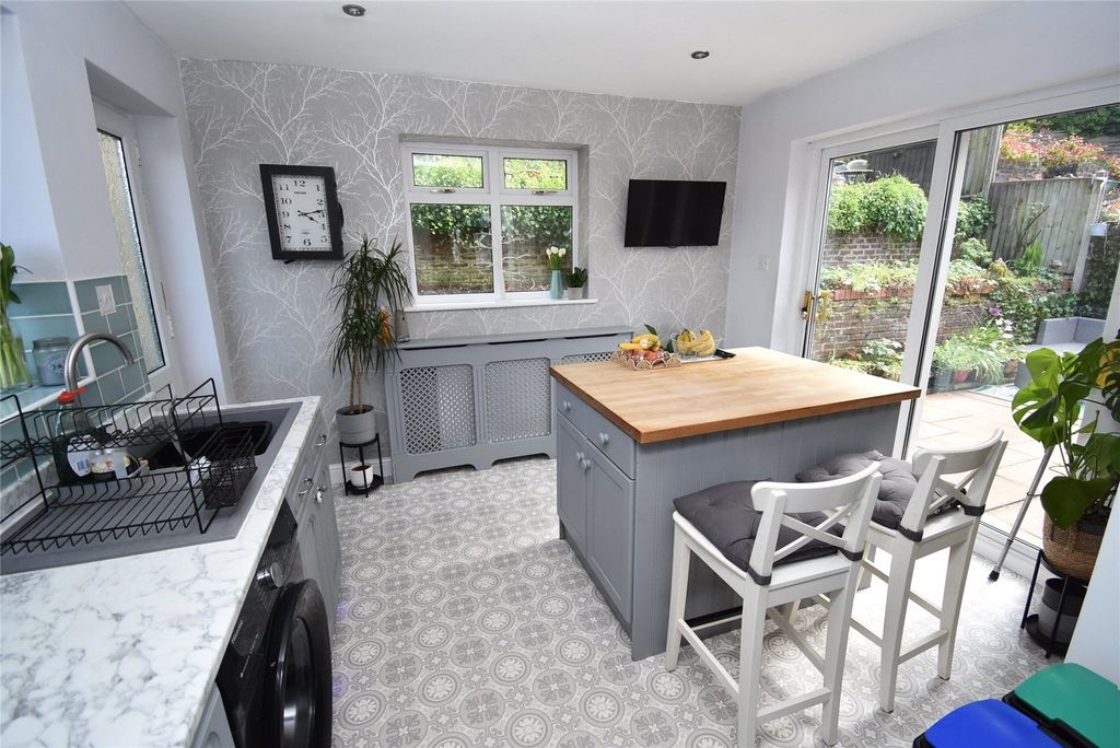 Additional image 4 of 5 bed detached house for saleWest Hill, Dunstable, Bedfordshire LU6