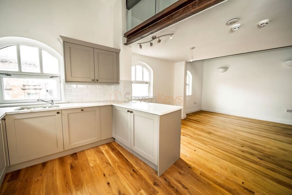 Property photo 3 of 14 Kitchen 2.Jpeg