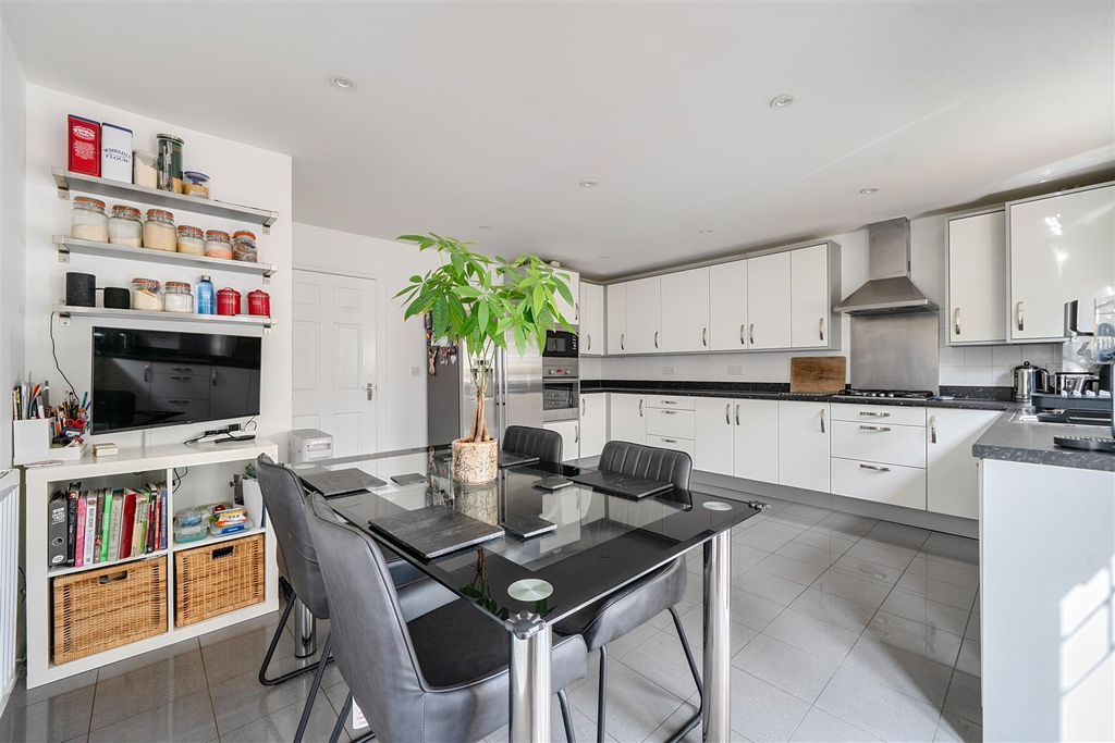 Property photo 2 of 15 Open Plan