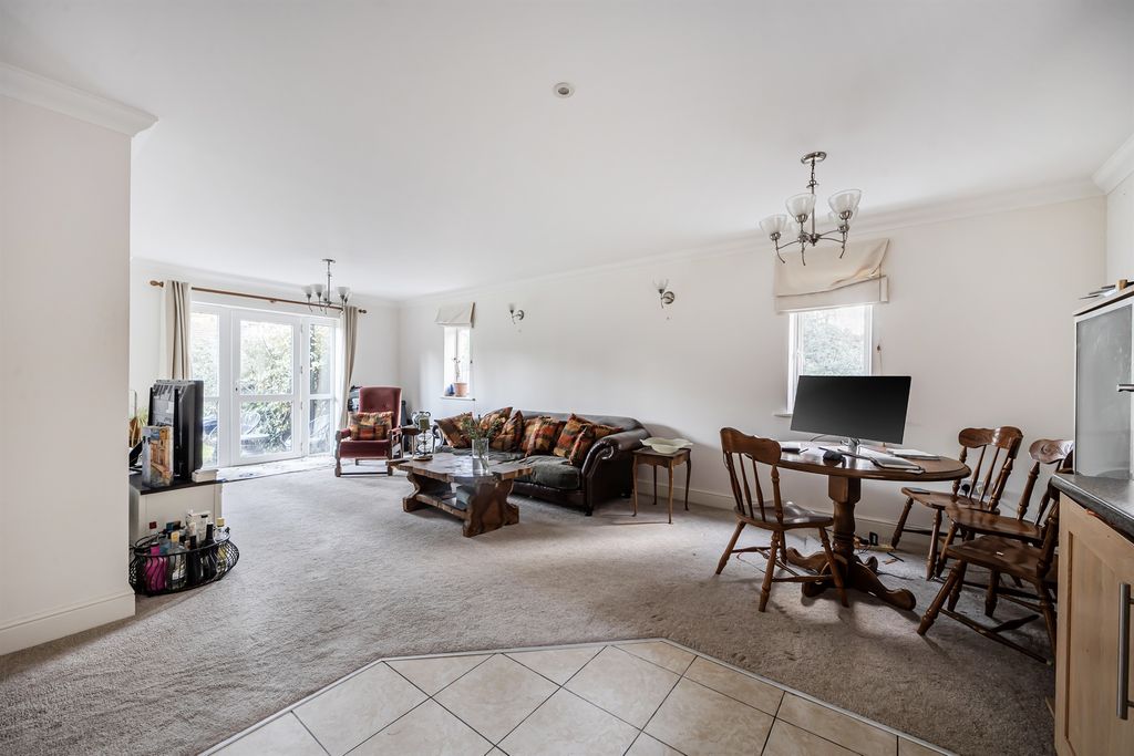 Property photo 2 of 12