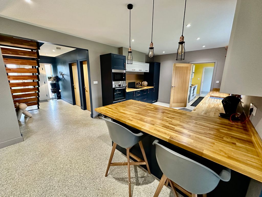 Property photo 1 of 39 Img_9770