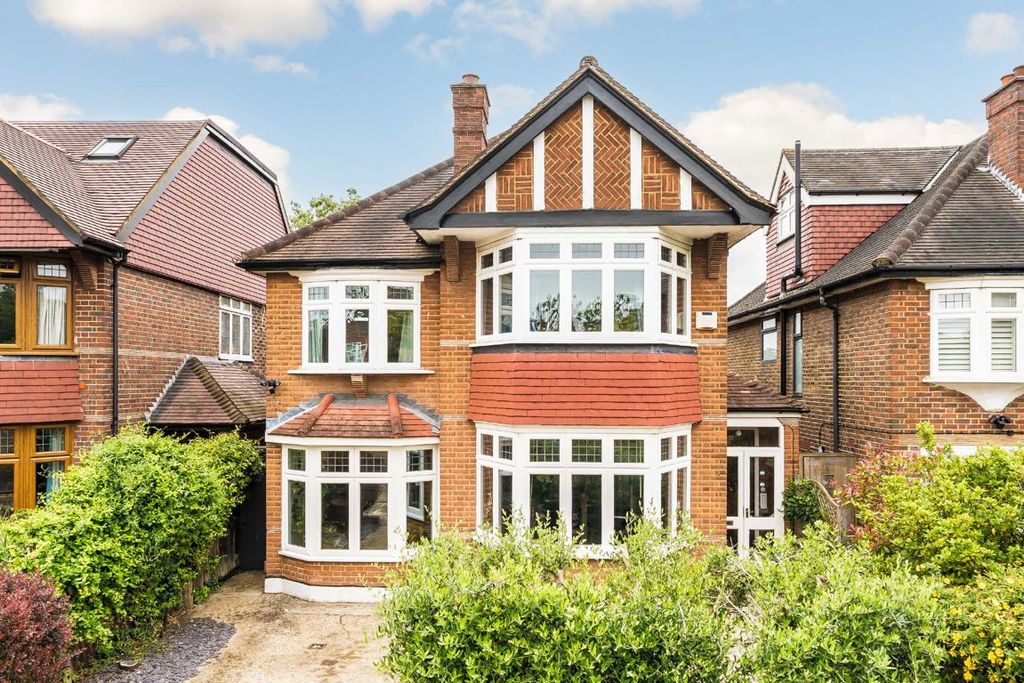 Property photo 1 of 8