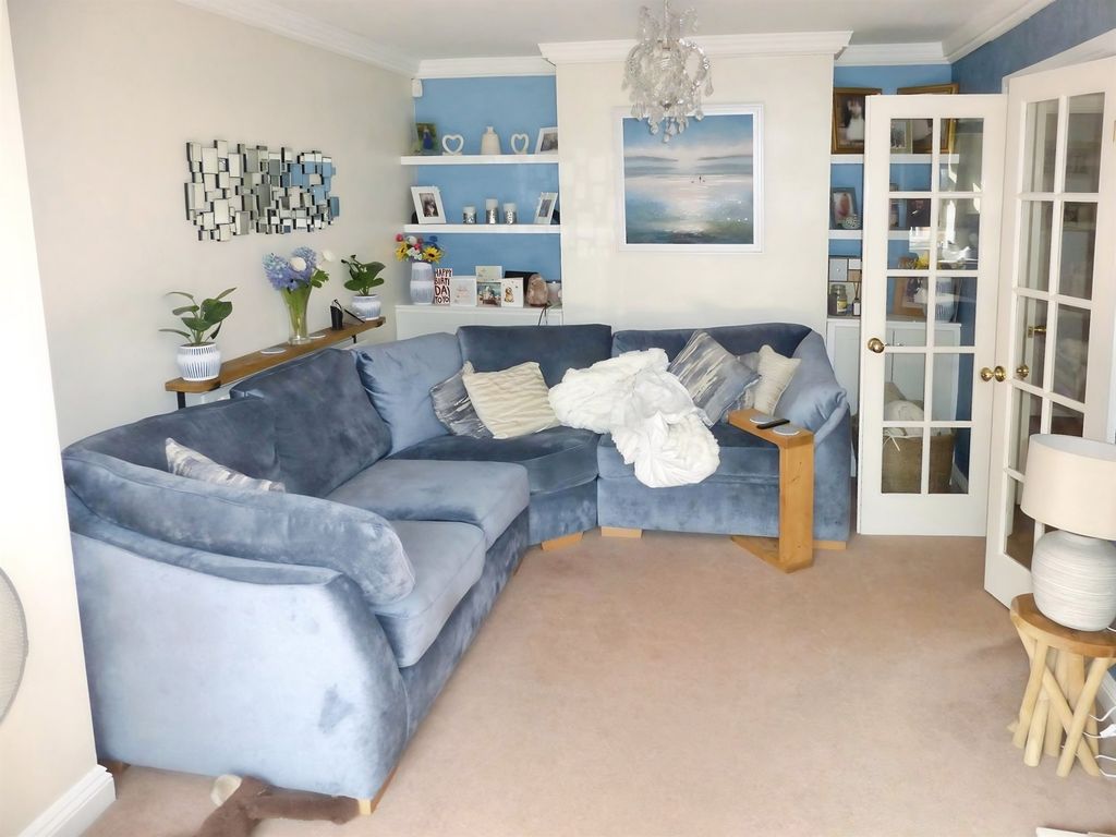 Property photo 3 of 10