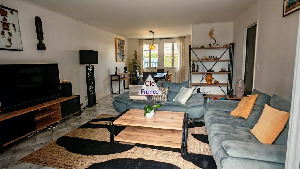 Property photo 3 of 17