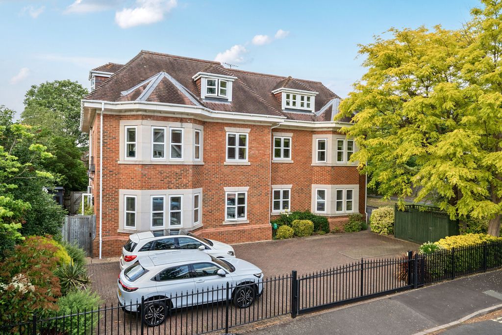 Property photo 1 of 15 1466557-1-6A0F20E...
