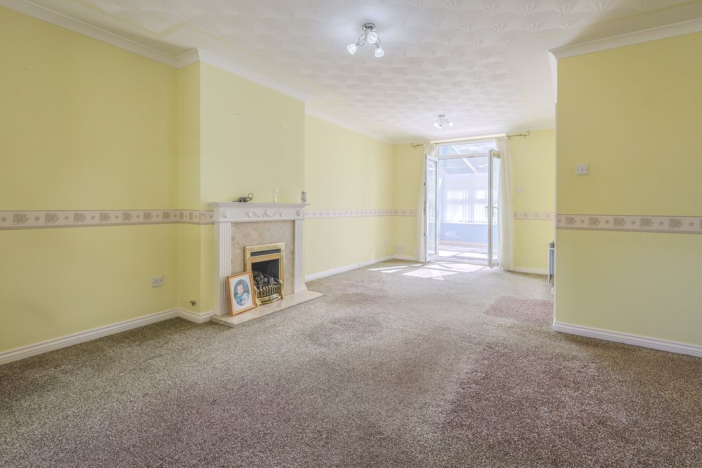Property photo 2 of 16 Photo 1