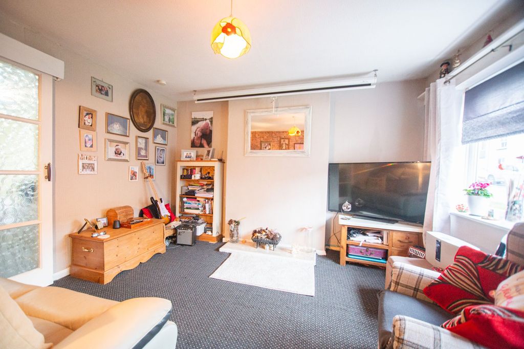 Property photo 2 of 16 Living Room