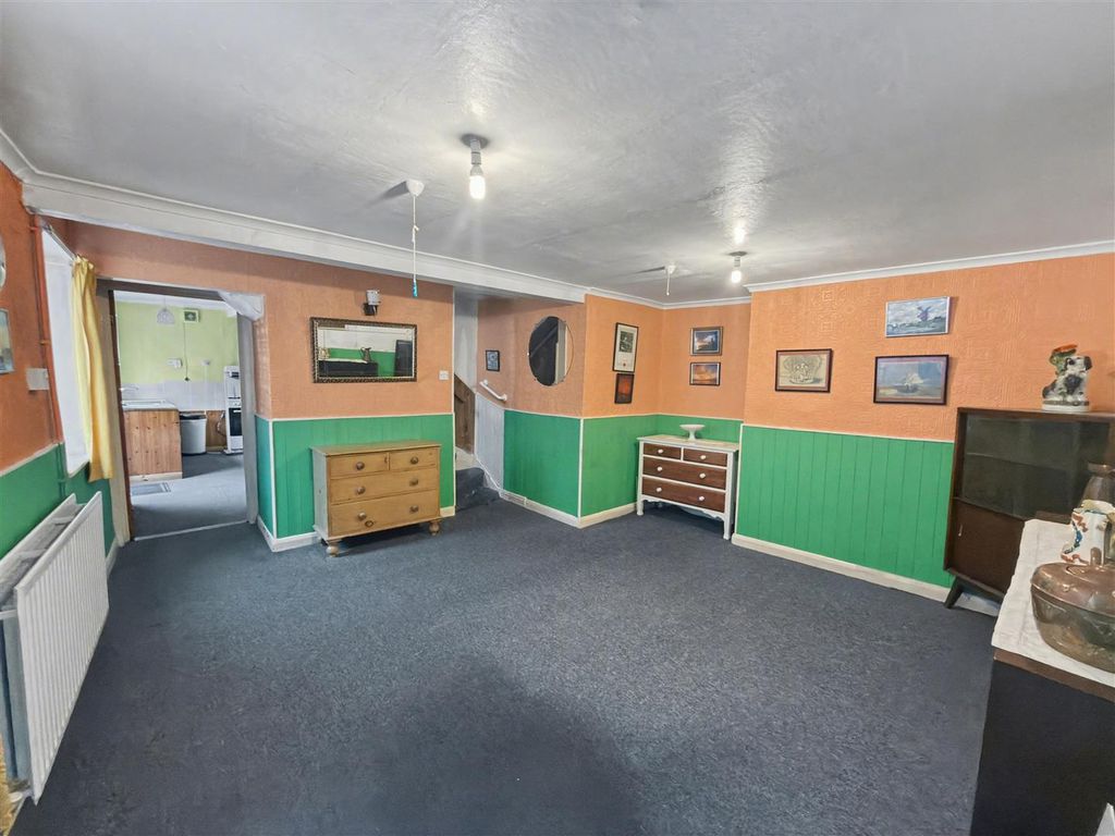 Property photo 3 of 15 Dining Room