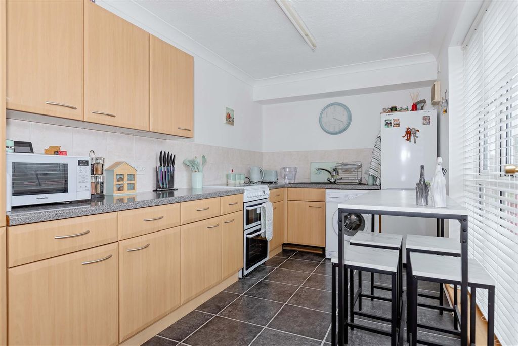 Property photo 2 of 8 Hayton Court_2.Jpg