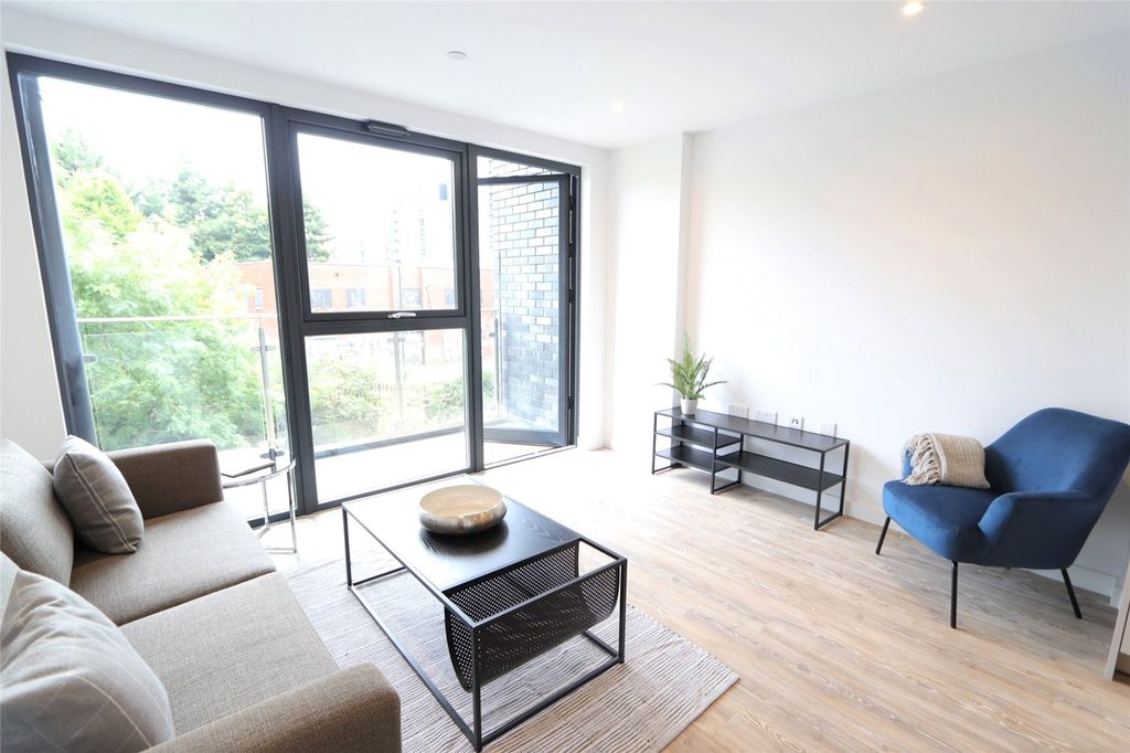 Property photo 3 of 6 Picture No. 04