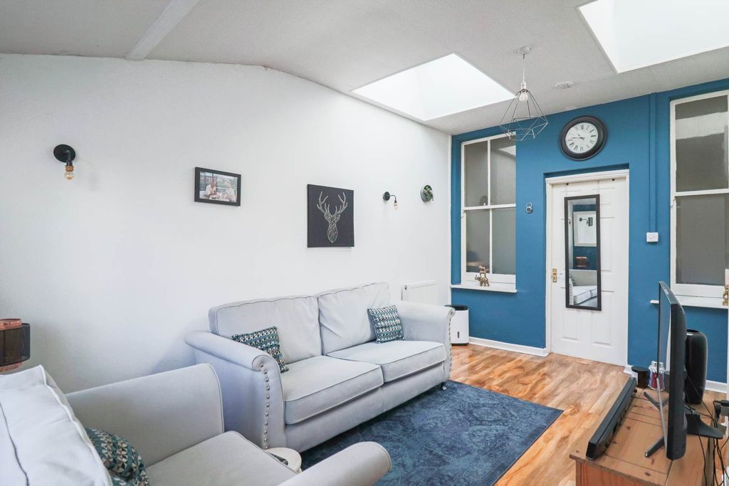 Property photo 2 of 12