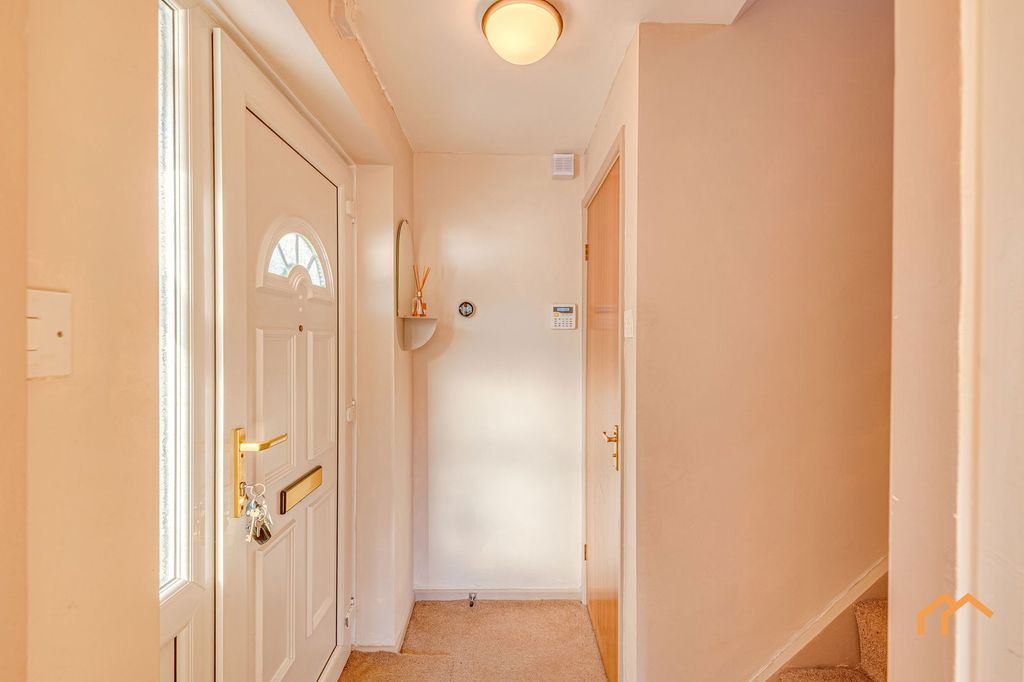 Property photo 2 of 33