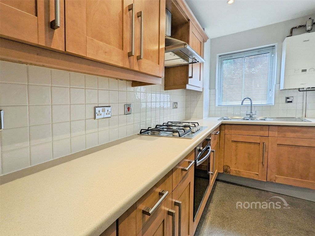Property photo 2 of 9 Picture No. 15