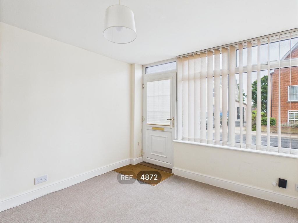 Property photo 2 of 20 Living Room