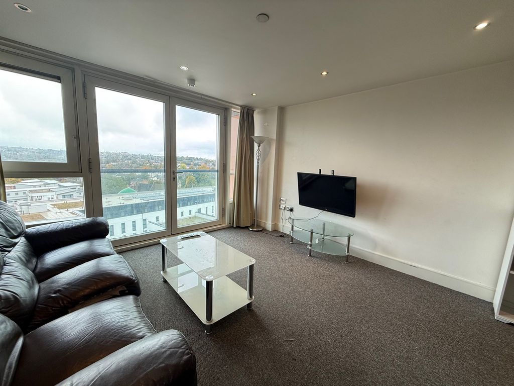 Property photo 2 of 8