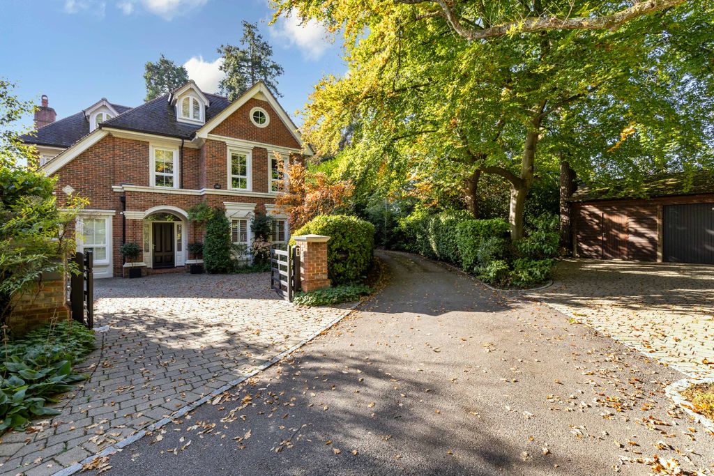 Property photo 1 of 51